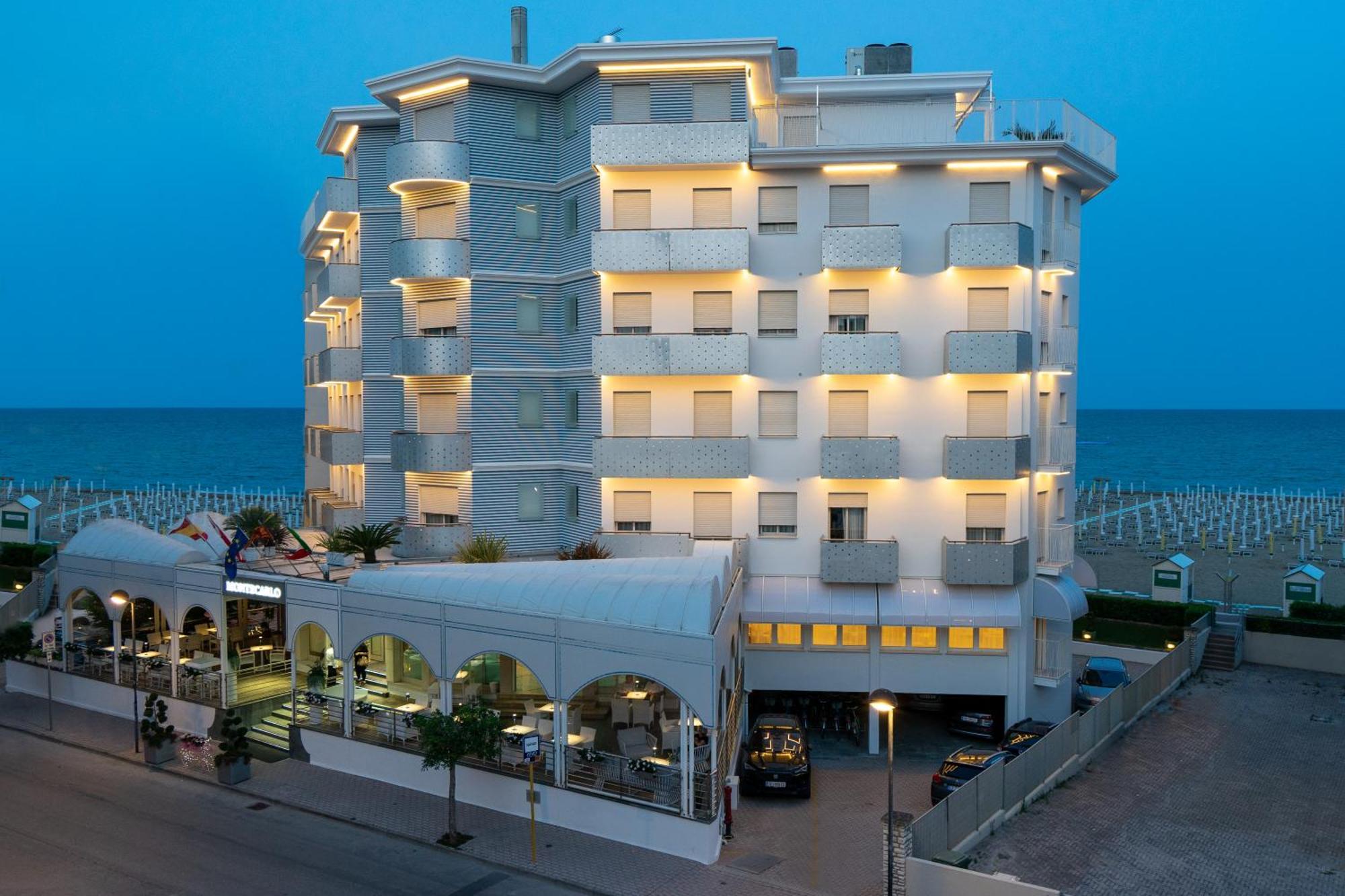 Hotel Montecarlo 3 Stelle Superior Caorle Eksteriør billede